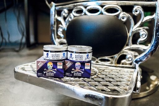 Воск для укладки волос: что это такое и как им пользоваться